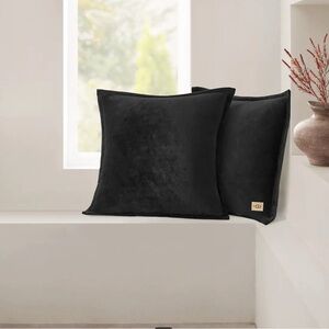 UGG [ Color: Dark Blue ] Fleece Home Coco Pillow Cases 20" x 20"